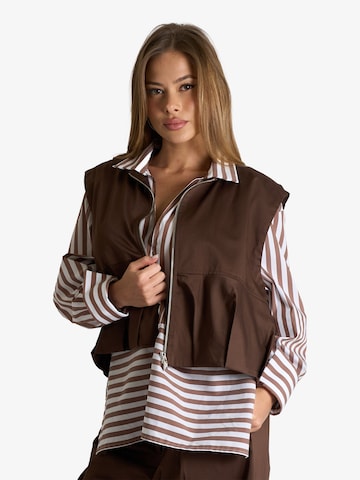 Gilet di Jijil in marrone: frontale