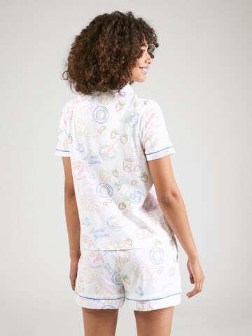 Shorty di Chelsea Peers in bianco