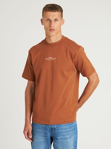 CHASIN' Shirt ' Draco ' in Bruin: voorkant