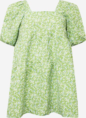 Robe d’été Nasty Gal Plus en vert : devant