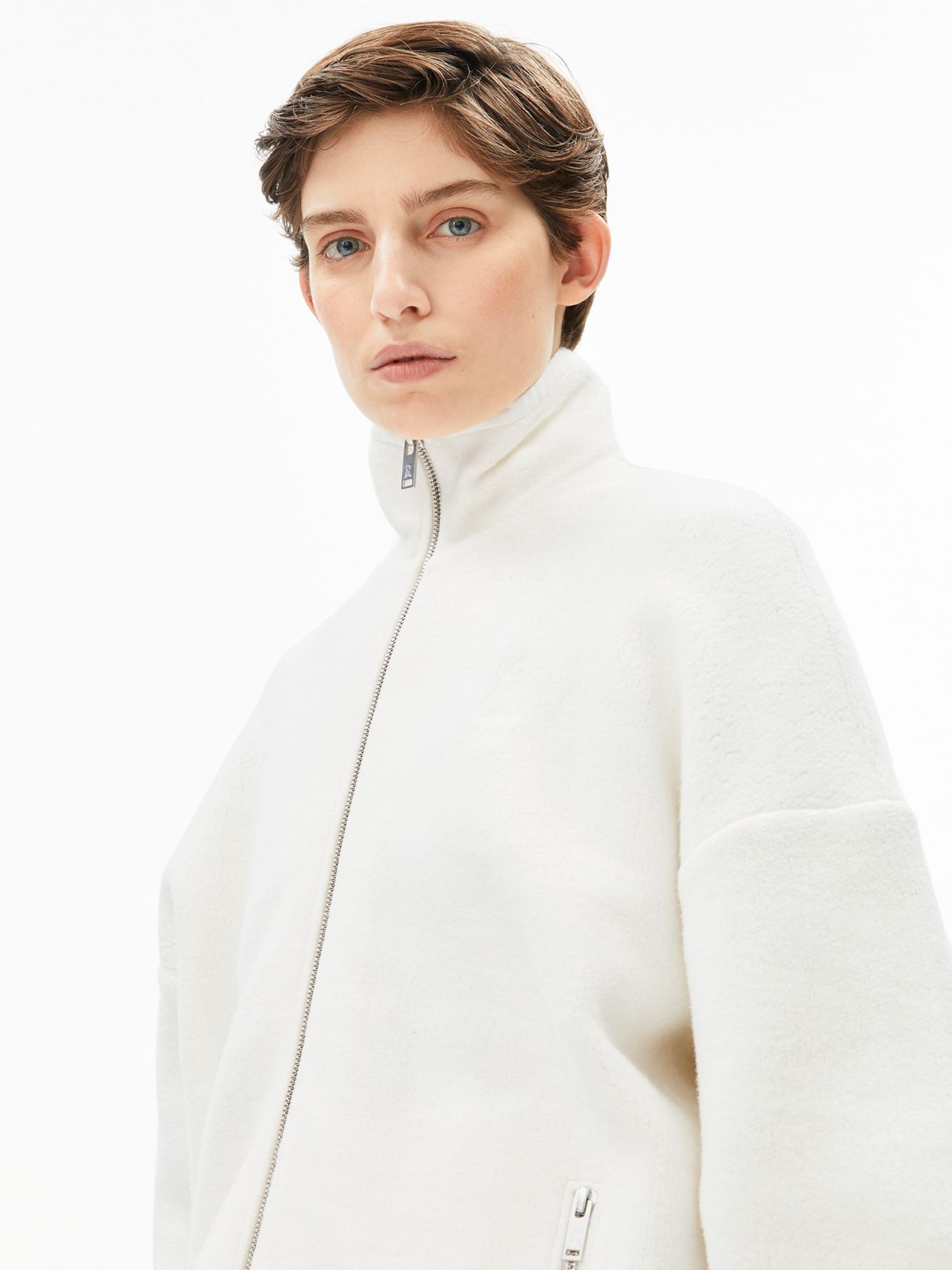 ARMEDANGELS Tussenjas in Beige: voorkant