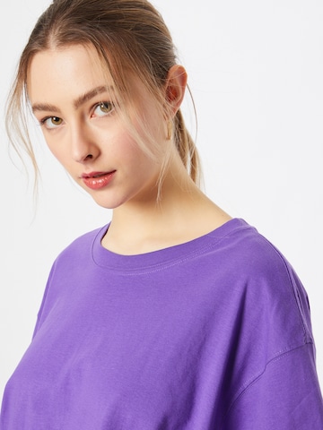 WEEKDAY T-Shirt in Lila