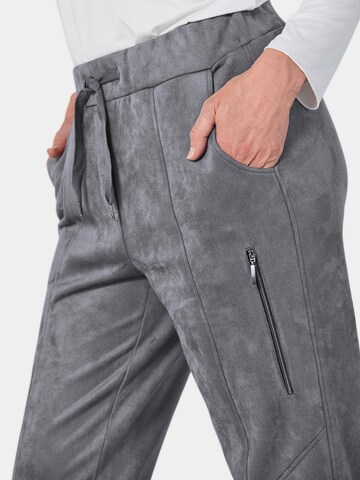 Regular Pantalon 'Martha' Goldner en gris