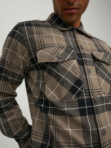 Comfort fit Camicia di JACK & JONES in marrone