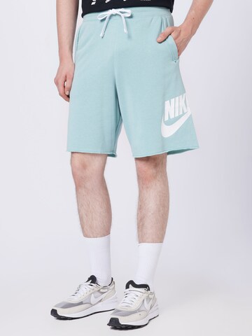 Nike Sportswear Loosefit Shorts 'Club Alumini' in Blau: predná strana