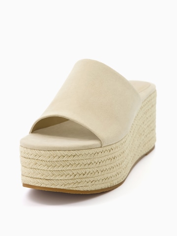 Bershka Mules in Beige