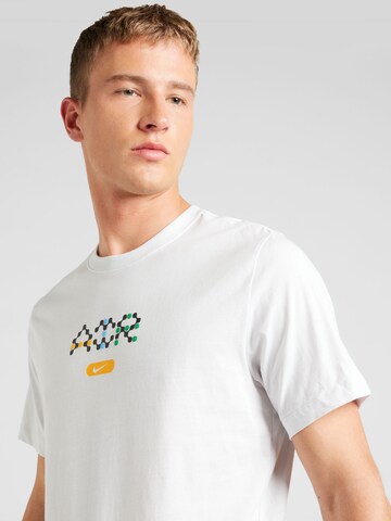 Tricou de la Nike Sportswear pe alb