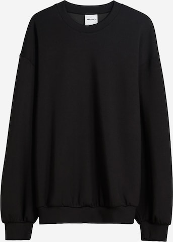 BershkaSweater majica - crna boja: prednji dio