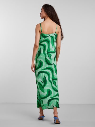 Rochie 'Swirl' de la Y.A.S pe verde