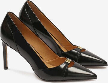 Kazar Pumps in Black