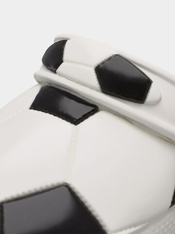 Crocs Открытая обувь 'Classic Soccer Ball' в Белый