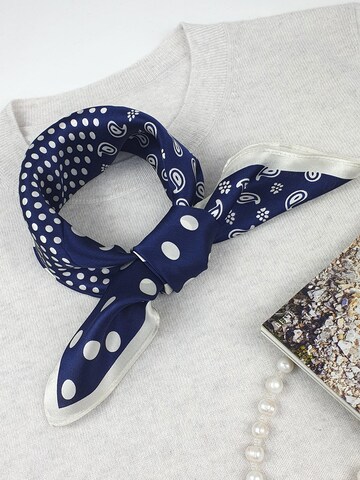 MayTree Scarf in Blue