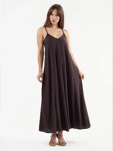 Busem - Vestido em castanho: frente
