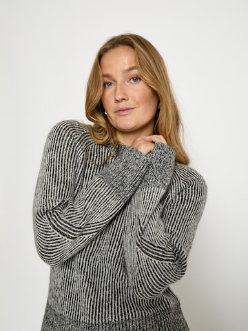 Peppercorn - Pullover 'Jeanette' em preto