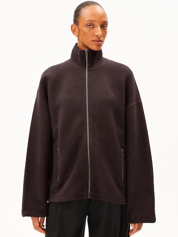 ARMEDANGELS Fleece jas in Bruin: voorkant