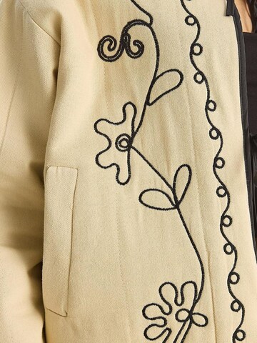 Giacca di mezza stagione di Bianco Lucci in beige