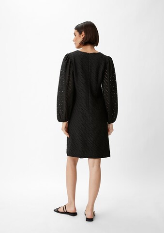 Robe COMMA en noir : derrière