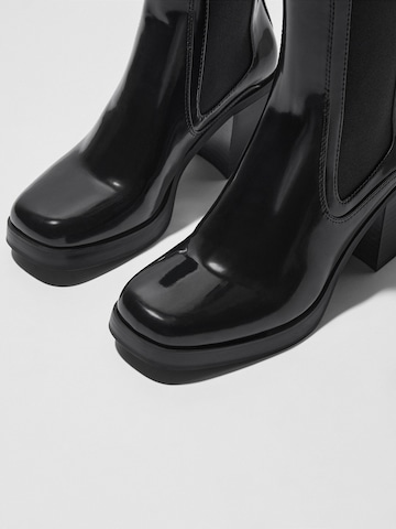 Bershka Chelsea škornji | črna barva