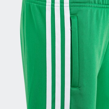 ADIDAS ORIGINALS - Fato de jogging 'Adicolor Sst' em verde