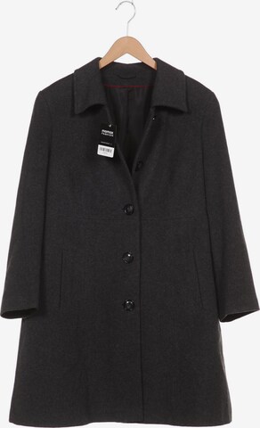 Atelier Goldner Schnitt Jacket & Coat in 4XL in Grey: front