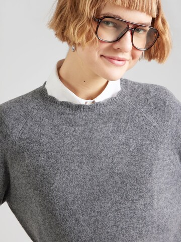 PIECES - Jersey 'PCRATH' en gris