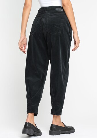 Gang Tapered Pleat-Front Pants 'Silvia' in Black