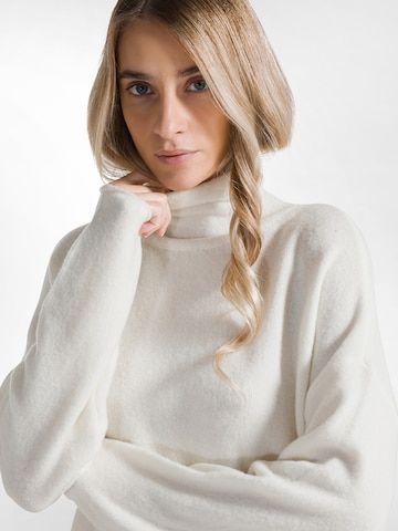 Pullover di DEHA in bianco