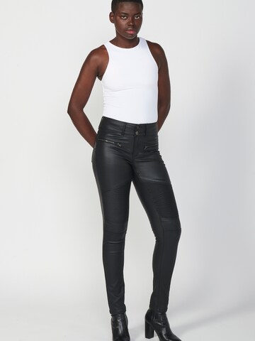 KOROSHI Slimfit Broek in Zwart