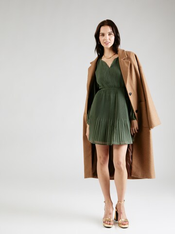 Robe 'Sandy' ABOUT YOU en vert