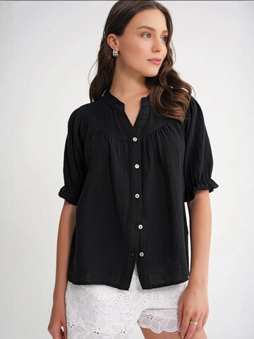 MixRay Blouse in Black: front