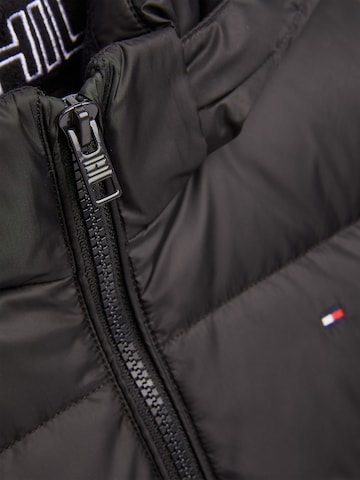 TOMMY HILFIGER Jacke in Schwarz