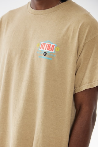 T-Shirt 'Fuji Heart' BDG Urban Outfitters en marron