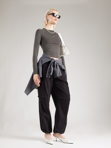 WEEKDAY Póló 'Elma' - szürke