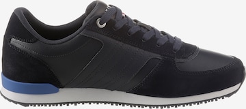 TOMMY HILFIGER Sneaker in Blau