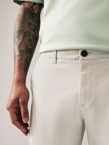 regular Pantaloni chino di Next in grigio