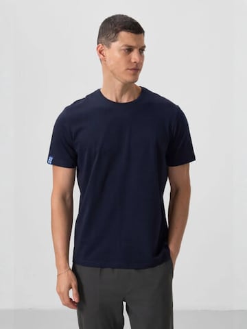 Tommy Life Shirt in Blue: front