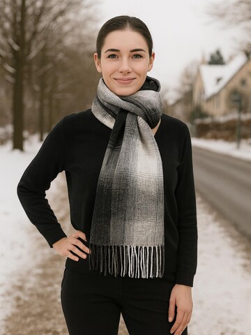 COLLEZIONE ALESSANDRO Scarf 'Manchester' in Black: front