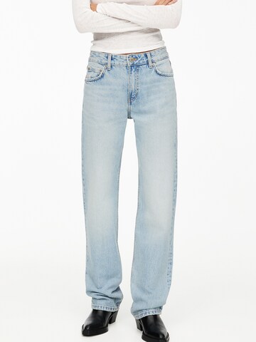 Pull&Bear Regular Jeans in Blue: front