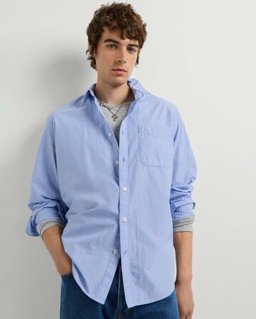 Pepe Jeans - Ajuste regular Camisa 'Rick' en azul: frente