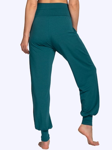 Magadi Loose fit Workout Pants 'Florence' in Green