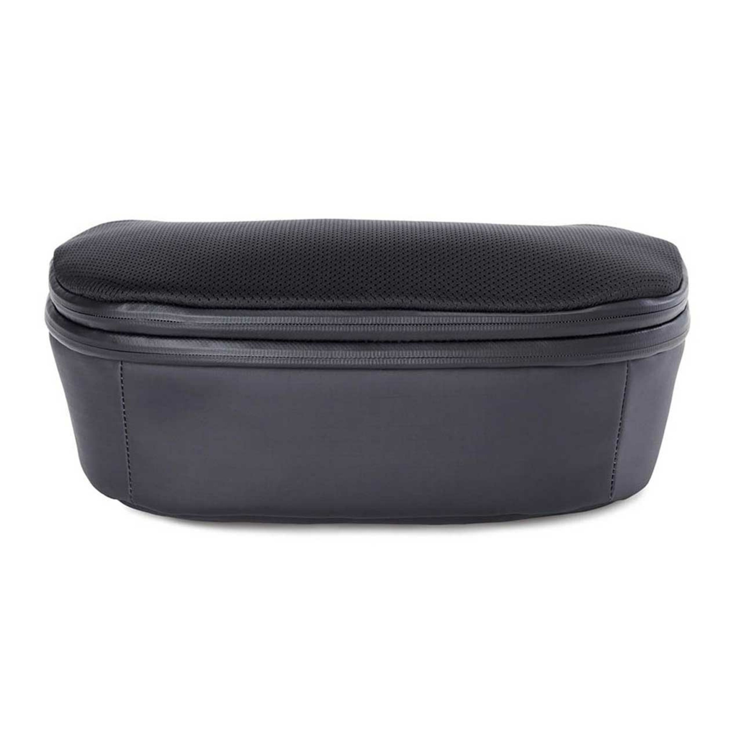 Gomatic Rucksack in Schwarz: Vorderseite