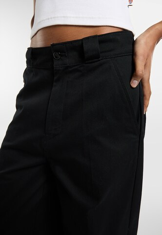 Effilé Pantalon DICKIES en noir : devant