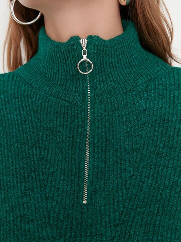 Trendyol Pulover | zelena barva