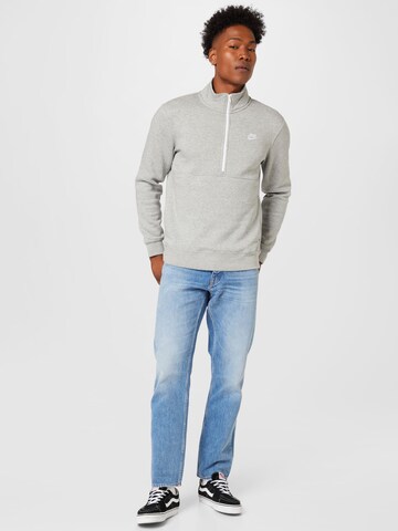 Nike Sportswear Sweatshirt in Grau