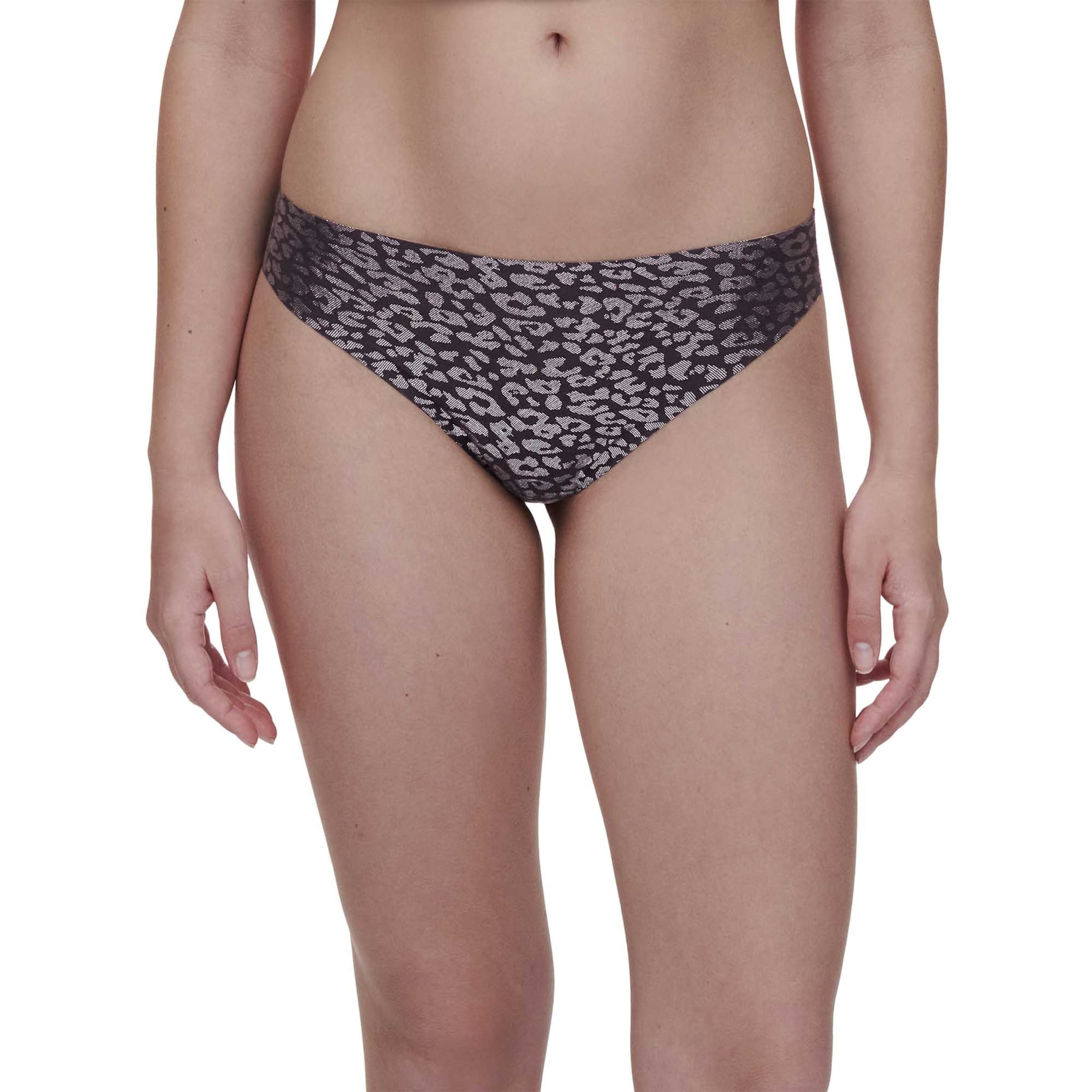 Chantelle String in Schwarz: Vorderseite