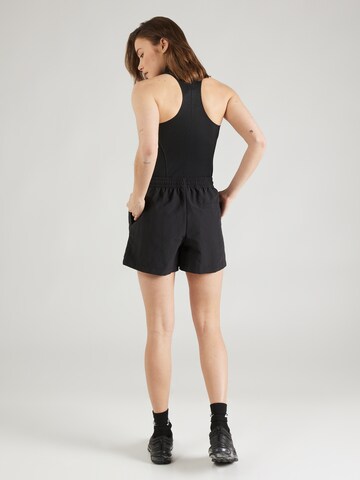 Largi Pantaloni 'ESSNTL' de la Nike Sportswear pe negru