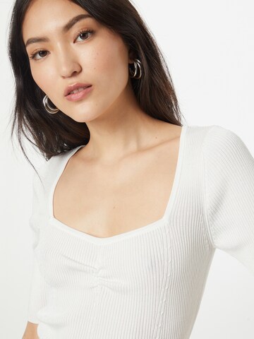 Pull-over COMMA en blanc