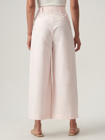 Wide leg Pantaloni 'EVA' de la The Fated pe roz: spate