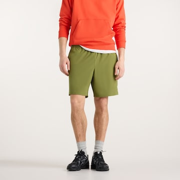 new balance - Pantalón 'Athletics Stretch Woven Short 7"' en verde: frente