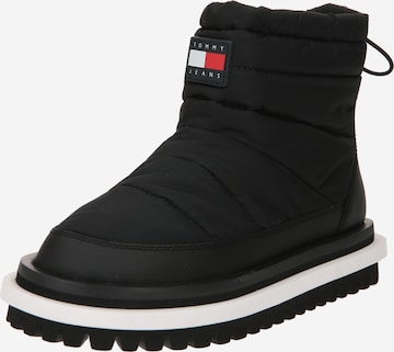 Tommy Jeans Snow Boots in Black: front